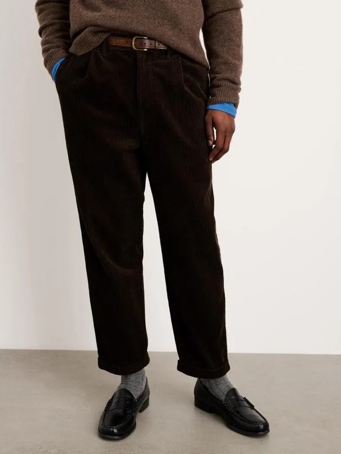 Alex Mill Standard Pleated Pant In Corduroy Chocolate Men Pants