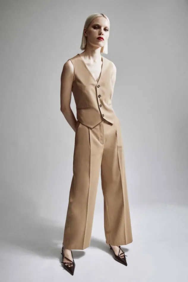 Bardot Party Tops Women Mayve Vest In Camel Camel