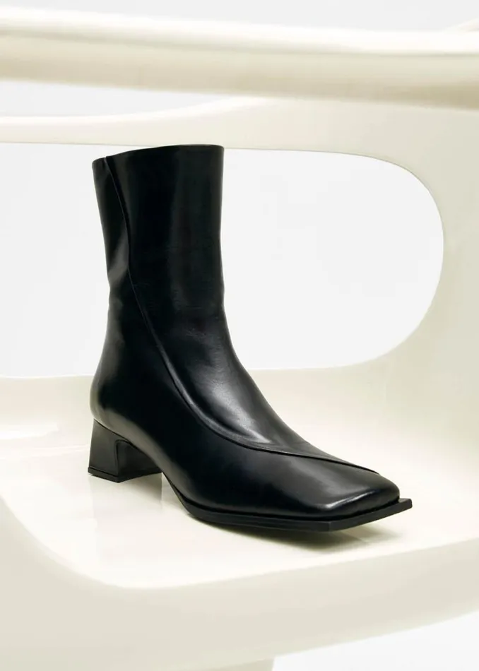 Chantal Black Leather Ankle Boots Women ALOHAS Boots