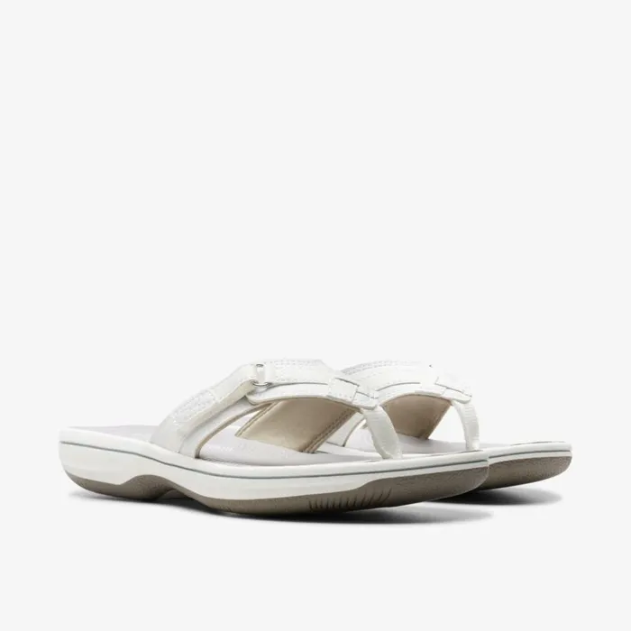 Clarks Brinkley Sea White Synthetic Flip Flops White Synthetic Women Sliders And Flip Flops