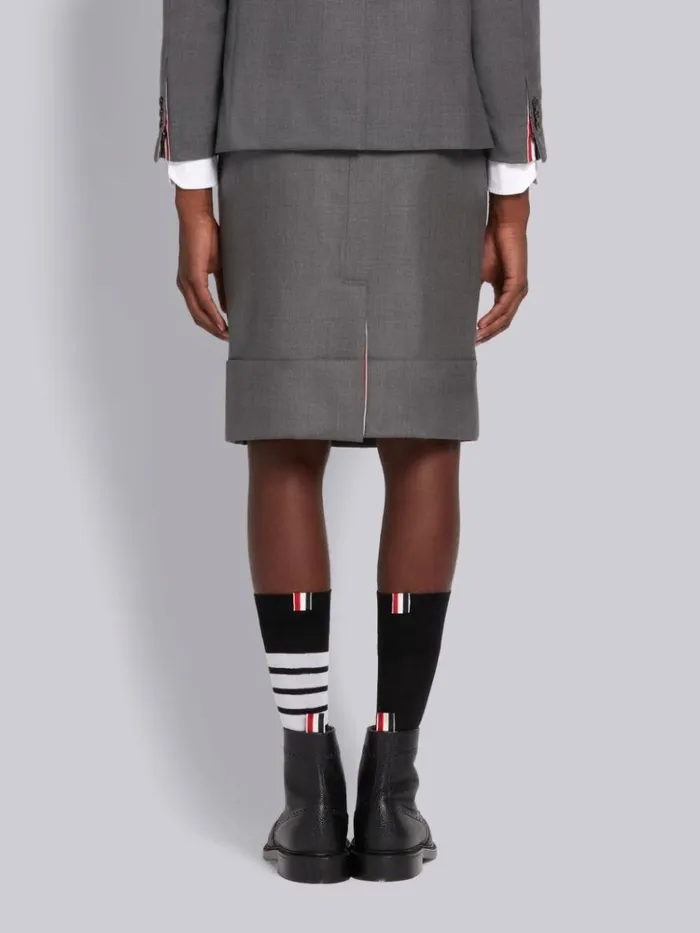 Classic Rise Knee Length Beltloop Skirt In Super 120s Twill Medium Grey Men Thom Browne Trousers Classic Rise Knee Length Beltloop Skirt In Super 120s Twill Medium Grey Men Thom Browne Trousers