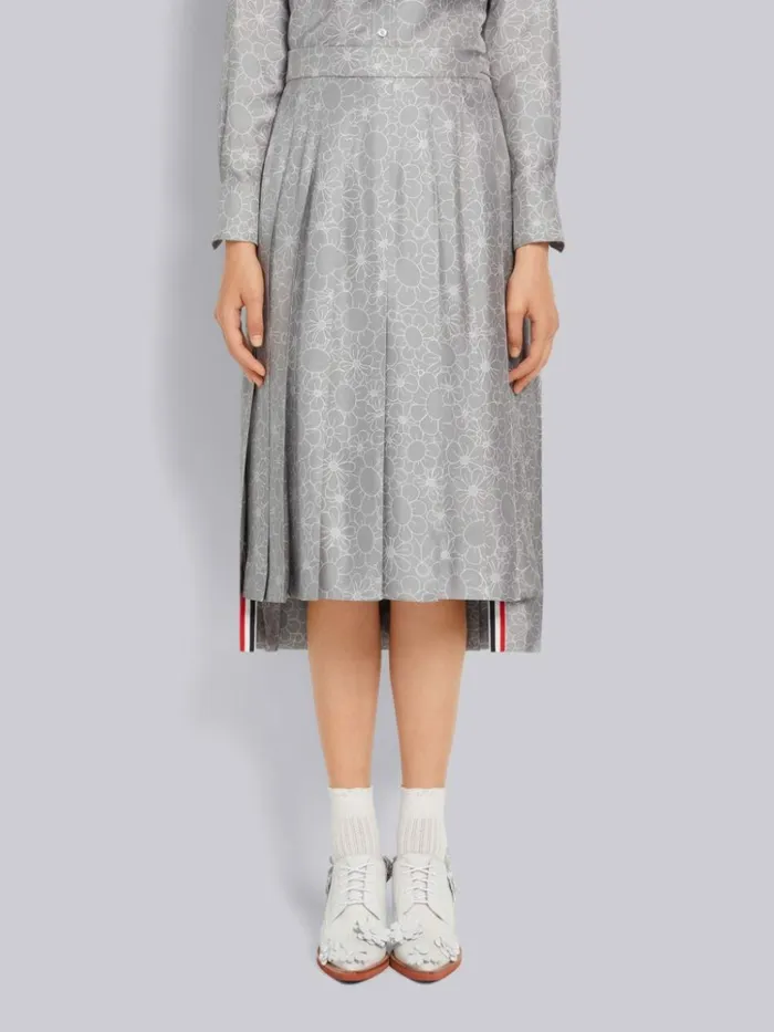 Floral Toile Printed Silk Dropped Back Below The Knee Pleated Skirt Medium Grey Women Thom Browne Skirts Floral Toile Printed Silk Dropped Back Below The Knee Pleated Skirt Medium Grey Women Thom Browne Skirts