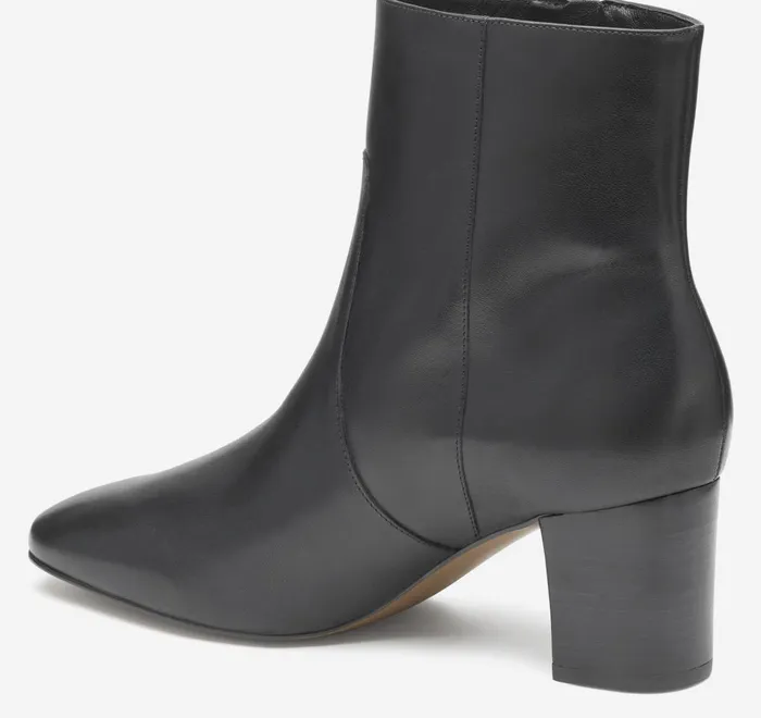 JohnstonandMurphy Boots and Booties Eleanor SideZip Bootie Black Calfskin 8211 Women JohnstonandMurphy Boots and Booties Eleanor SideZip Bootie Black Calfskin 8211 Women