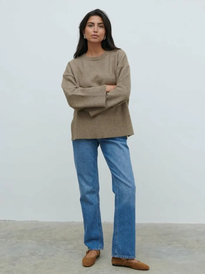 Pretty Lavish Knitwear Finnity Slouchy Crew Neck Knit Jumper Light Brown 8211 Women Pretty Lavish Knitwear Finnity Slouchy Crew Neck Knit Jumper Light Brown 8211 Women