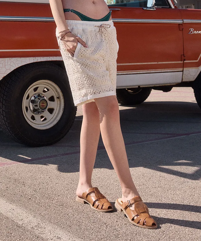 Sandals Women Dolce Vita Hippie Flats Tan Crinkle Patent