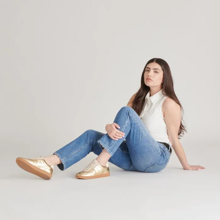Sneakers Women Dolce Vita Notice Sneakers Gold Distressed Leather