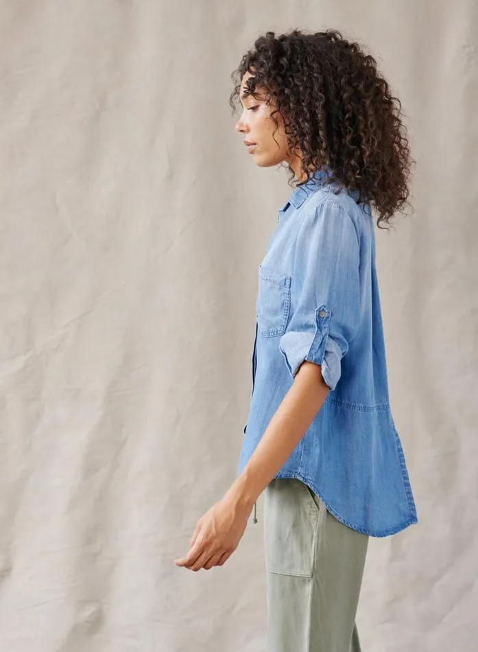 Split Back Button Down 8211 Medium Ombre Wash Women Bella Dahl Button Down Split Back Button Down 8211 Medium Ombre Wash Women Bella Dahl Button Down