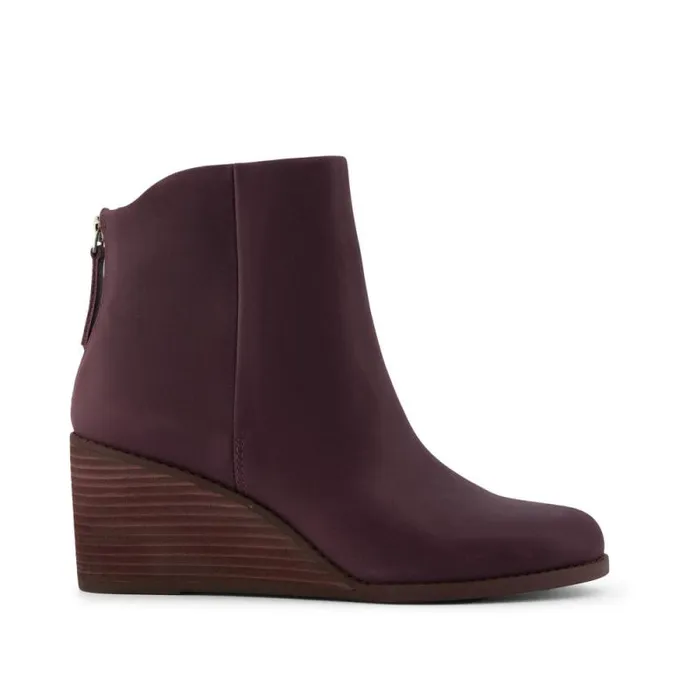 Toms Boots and Booties Casey Ankle Boot Blackberry Leather 8211 Women