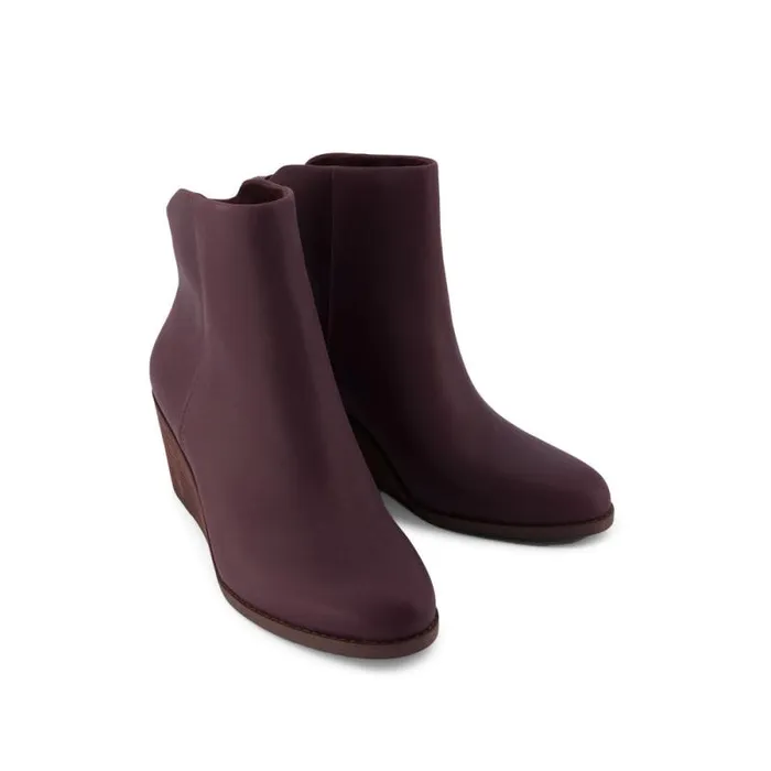 Toms Boots and Booties Casey Ankle Boot Blackberry Leather 8211 Women Toms Boots and Booties Casey Ankle Boot Blackberry Leather 8211 Women
