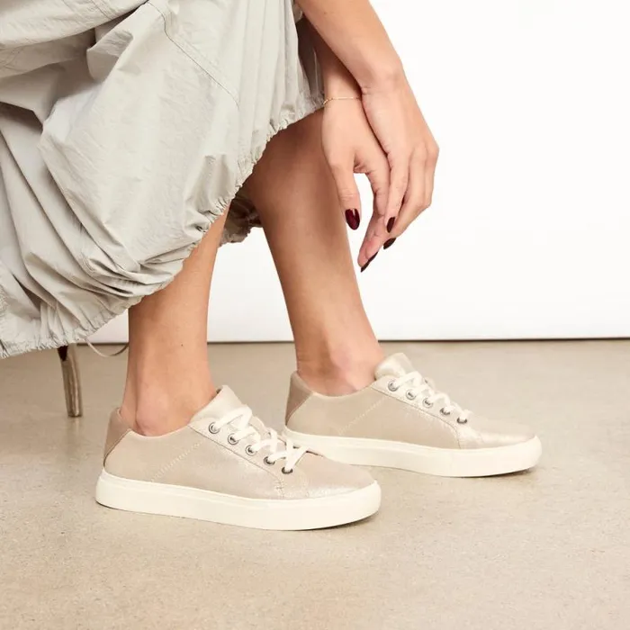 Toms Sneakers Kameron LaceUp Sneaker Metallic Champagne Suede 8211 Women Toms Sneakers Kameron LaceUp Sneaker Metallic Champagne Suede 8211 Women