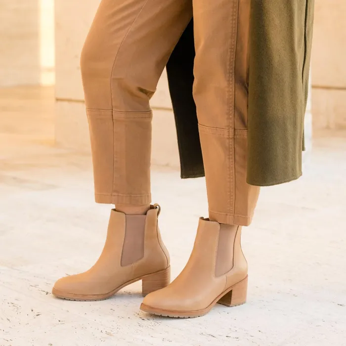 Women Ana GoTo Heeled Chelsea Boot Almond Nisolo Boots