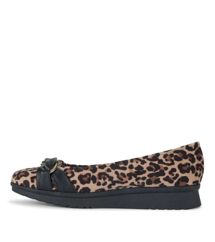 Women Baretraps Flats and Loafers Aurora Flat Brown Multi Women Baretraps Flats and Loafers Aurora Flat Brown Multi