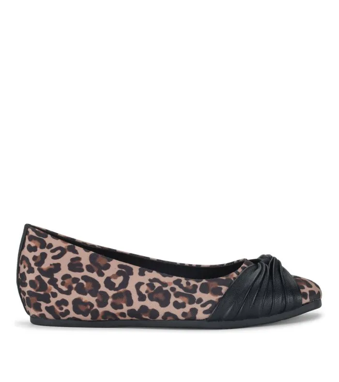Women Baretraps Flats and Loafers Chainey Casual Flat Brown Multi Women Baretraps Flats and Loafers Chainey Casual Flat Brown Multi