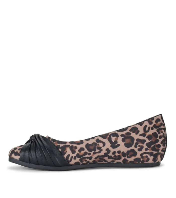 Women Baretraps Flats and Loafers Chainey Casual Flat Brown Multi Women Baretraps Flats and Loafers Chainey Casual Flat Brown Multi
