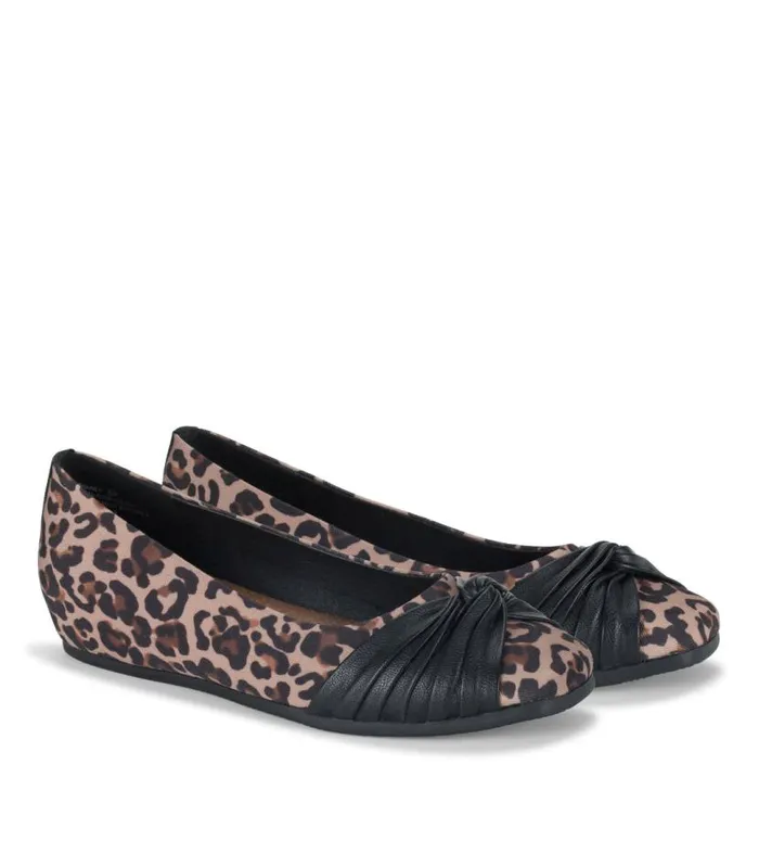 Women Baretraps Flats and Loafers Chainey Casual Flat Brown Multi Women Baretraps Flats and Loafers Chainey Casual Flat Brown Multi