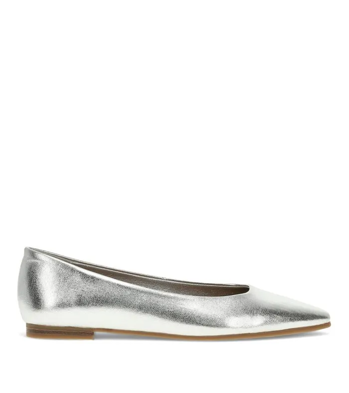 Women Baretraps Flats and Loafers Rhonda Casual Flat Silver Women Baretraps Flats and Loafers Rhonda Casual Flat Silver