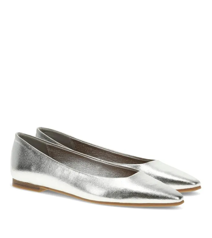 Women Baretraps Flats and Loafers Rhonda Casual Flat Silver Women Baretraps Flats and Loafers Rhonda Casual Flat Silver