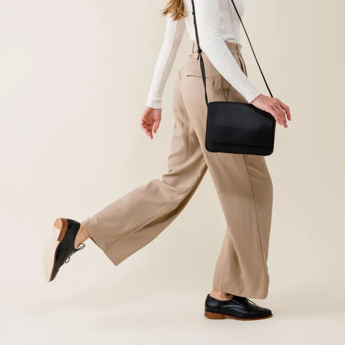 Women Emilia Cap Toe Oxford Black Nisolo Flats and Slip Ons