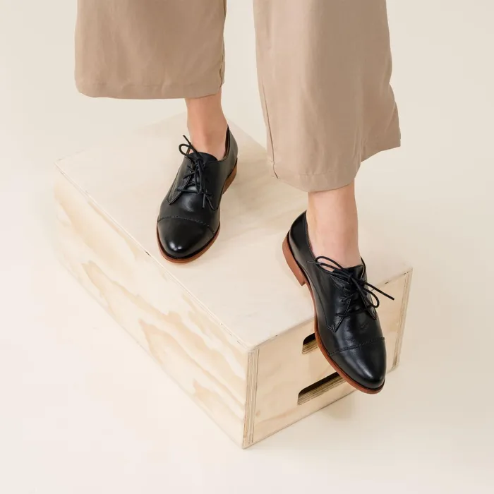 Women Emilia Cap Toe Oxford Black Nisolo Flats and Slip Ons