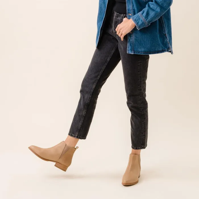 Women Eva Everyday Chelsea Boot Almond Nisolo Boots