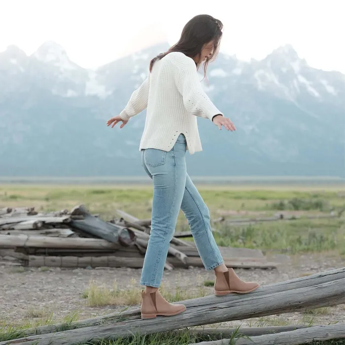 Women Eva Everyday Chelsea Boot Almond Nisolo Boots