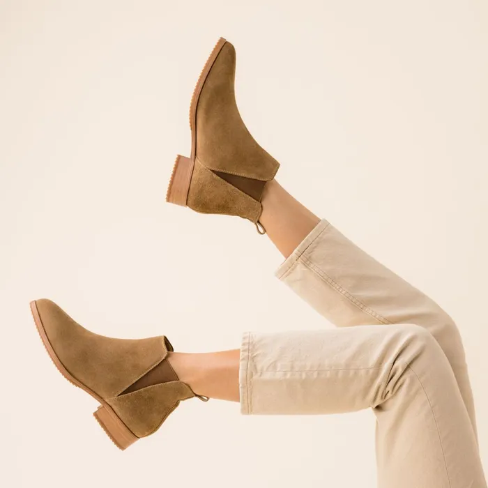 Women Eva Everyday Chelsea Boot Taupe Suede Nisolo Boots