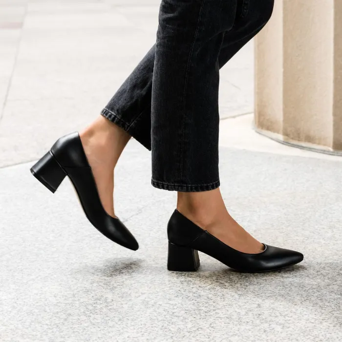 Women Fiorela GoTo Mid Heel Black Nisolo Heels