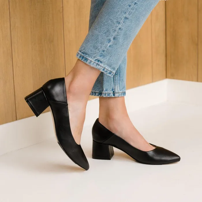 Women Fiorela GoTo Mid Heel Black Nisolo Heels