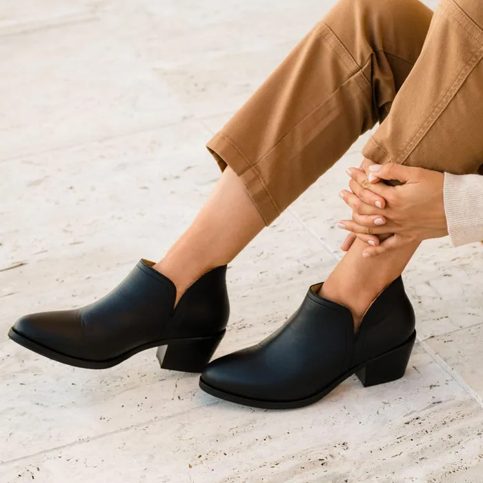 Women Mia Everyday Ankle Bootie BlackBlack Nisolo Boots