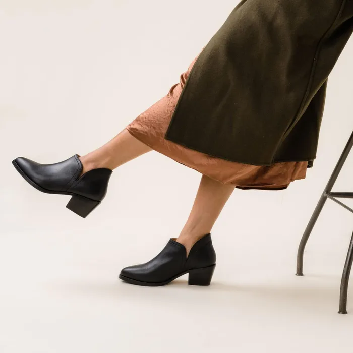 Women Mia Everyday Ankle Bootie BlackBlack Nisolo Boots