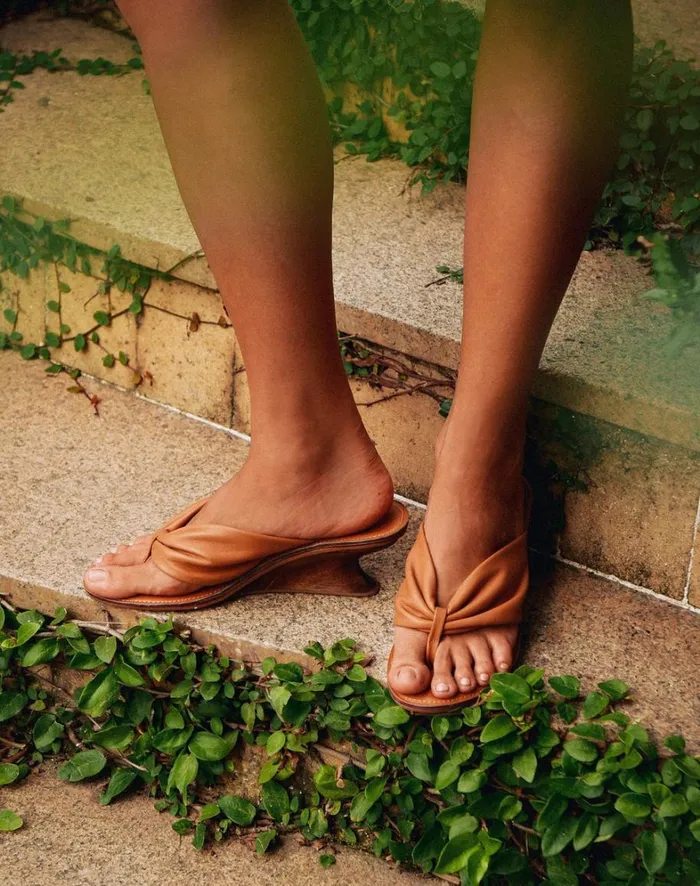 Women ViX Paula Hermanny Sandals Dahlia Mule 8211 Caramel