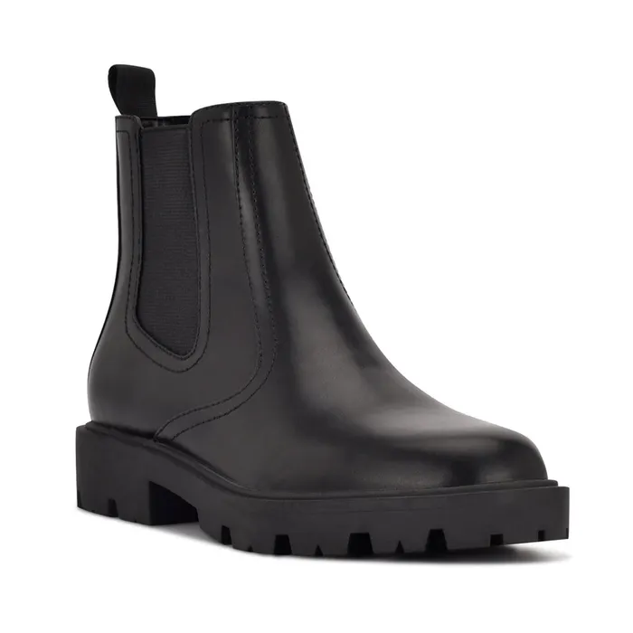 Yullon Lug Sole Chelsea Booties Yullon Lug Sole Chelsea Booties