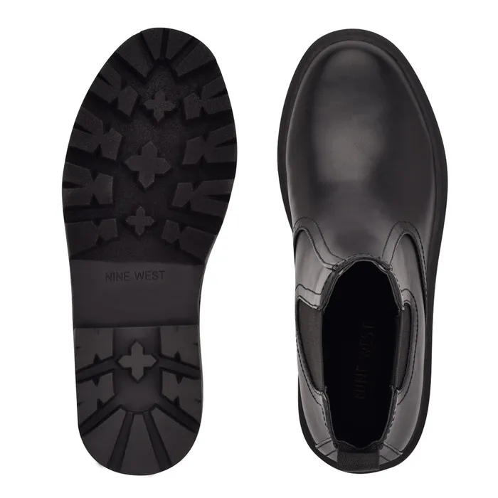 Yullon Lug Sole Chelsea Booties Yullon Lug Sole Chelsea Booties